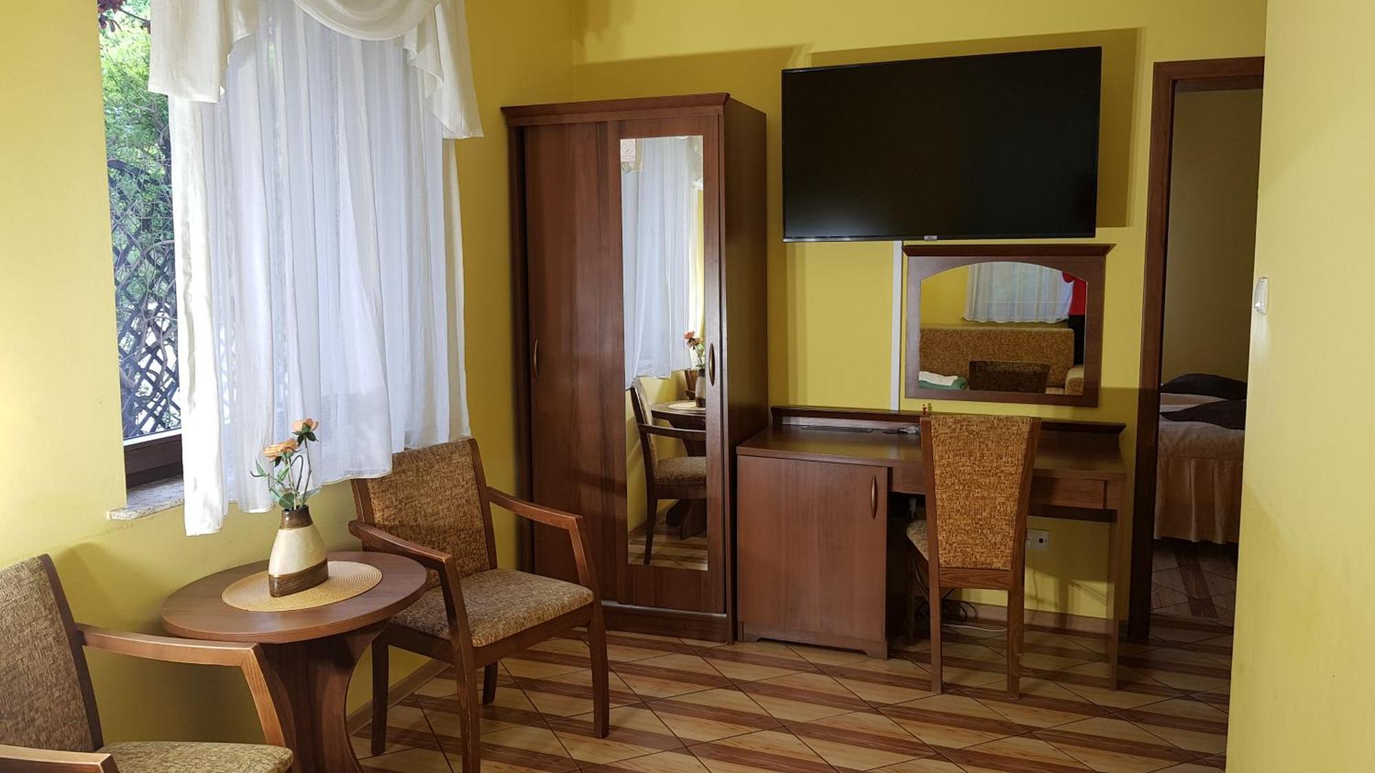 Goscinne Akacja Bed & Breakfast Polanica-Zdrój
